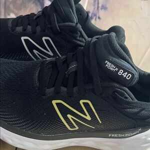 New Balance FRESH FOAM 840 Fresh Foam Black and White Running Shoes